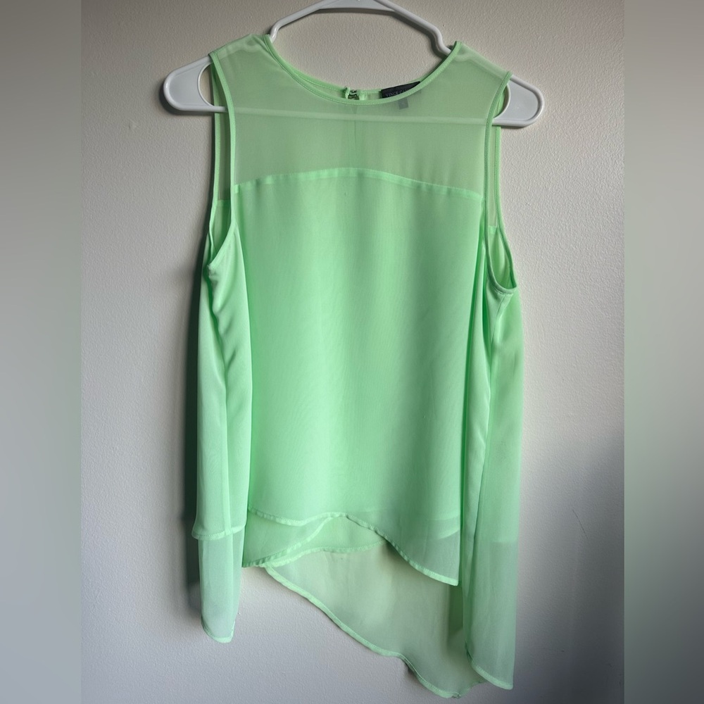 Vince Camuti bright green top